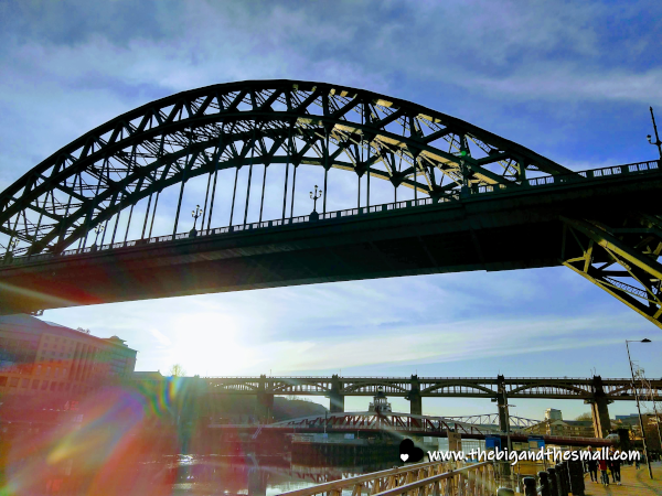 Bridge over the Tyne.png
